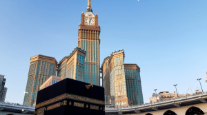 Pemandangan Masjidil Haram di Makkah saat musim panas di Arab Saudi