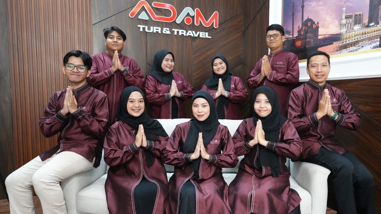 tim-adam-tur-travel