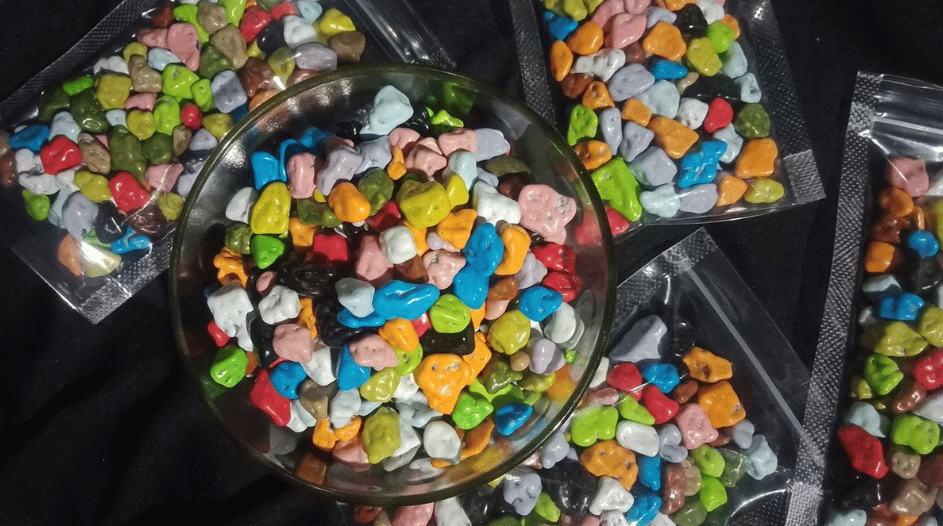 Berbagai macam rekomendasi oleh-oleh Umrah kekinian selain kurma.